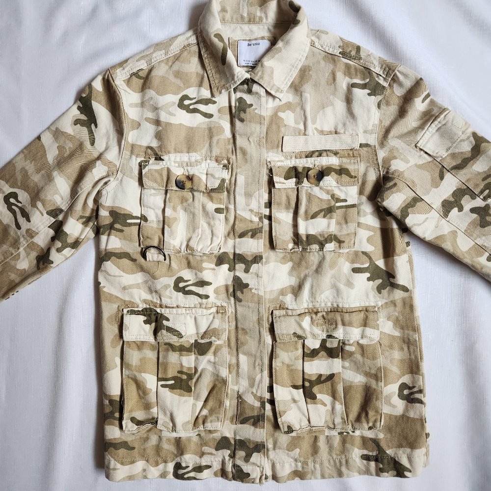 Bershka Fashion Camo Jacket Beige Women`s (EUR XS USA XS MEX 24)